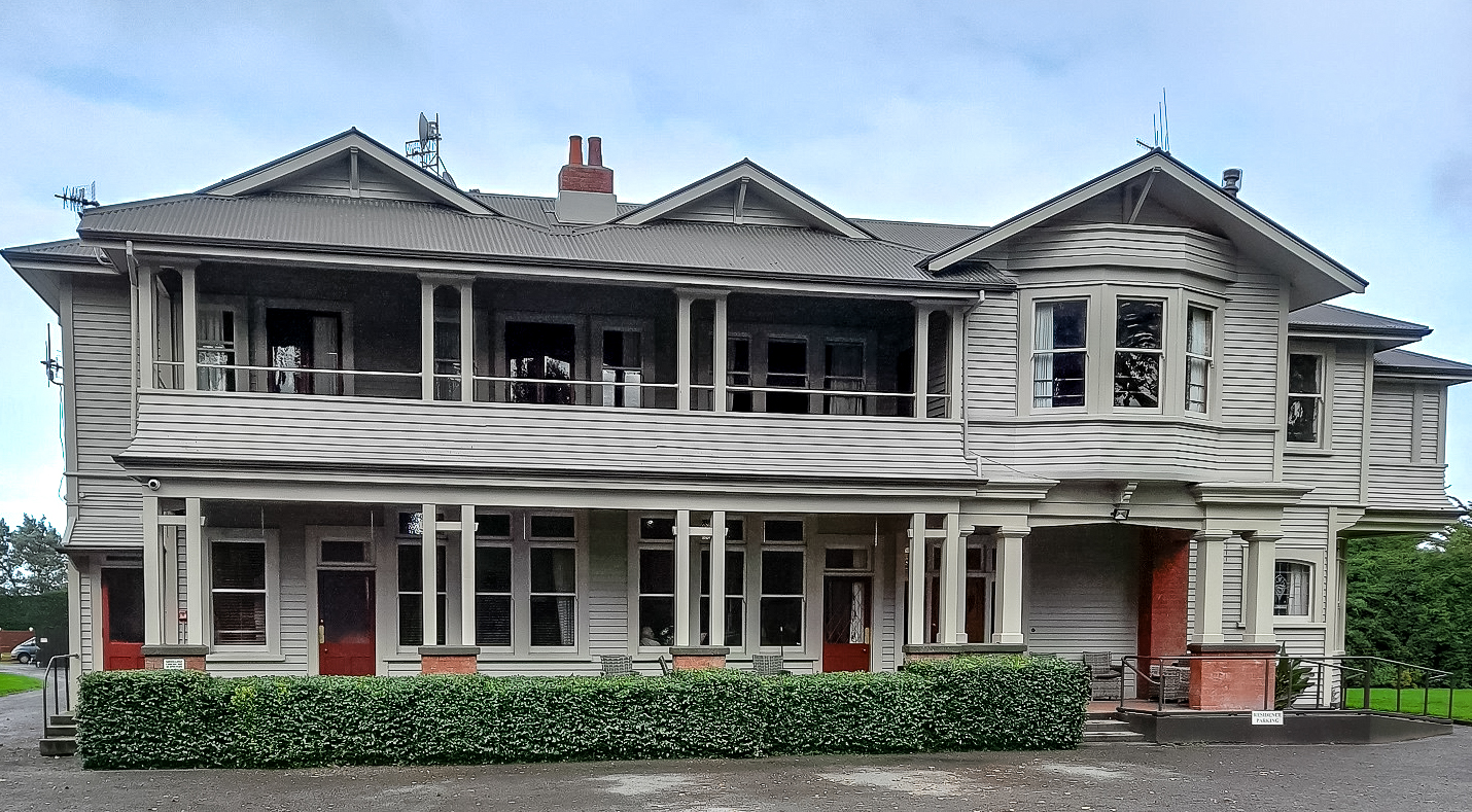 Kakariki house reception